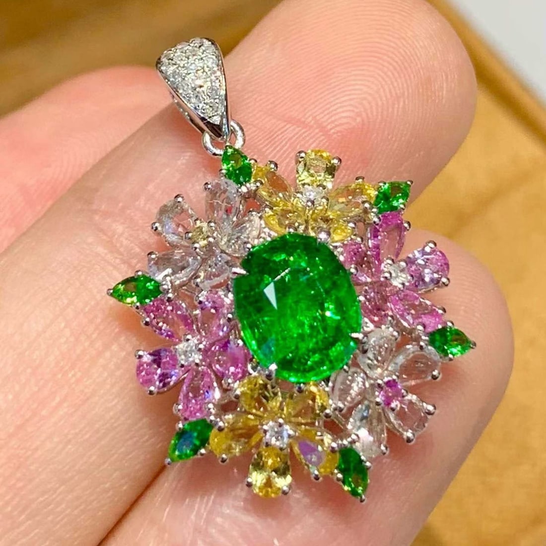 14k Gold 1.65 Ct Natural Tsavorite & Coloured Gemstone & Diamond Pendant( Without Chain ) - 4