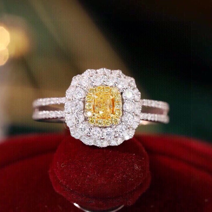 14k Gold 0.8 Ctw Natural Yellow Diamond & Diamond Ring: Ref:231160322 // gold content:14k gold // ring size:7. 25us // // main gemstone:yellow diamond // shape:cushion // carat weight:0. 2ct // color:yellow // treatment:natural // // adjacent gemstone 2 :