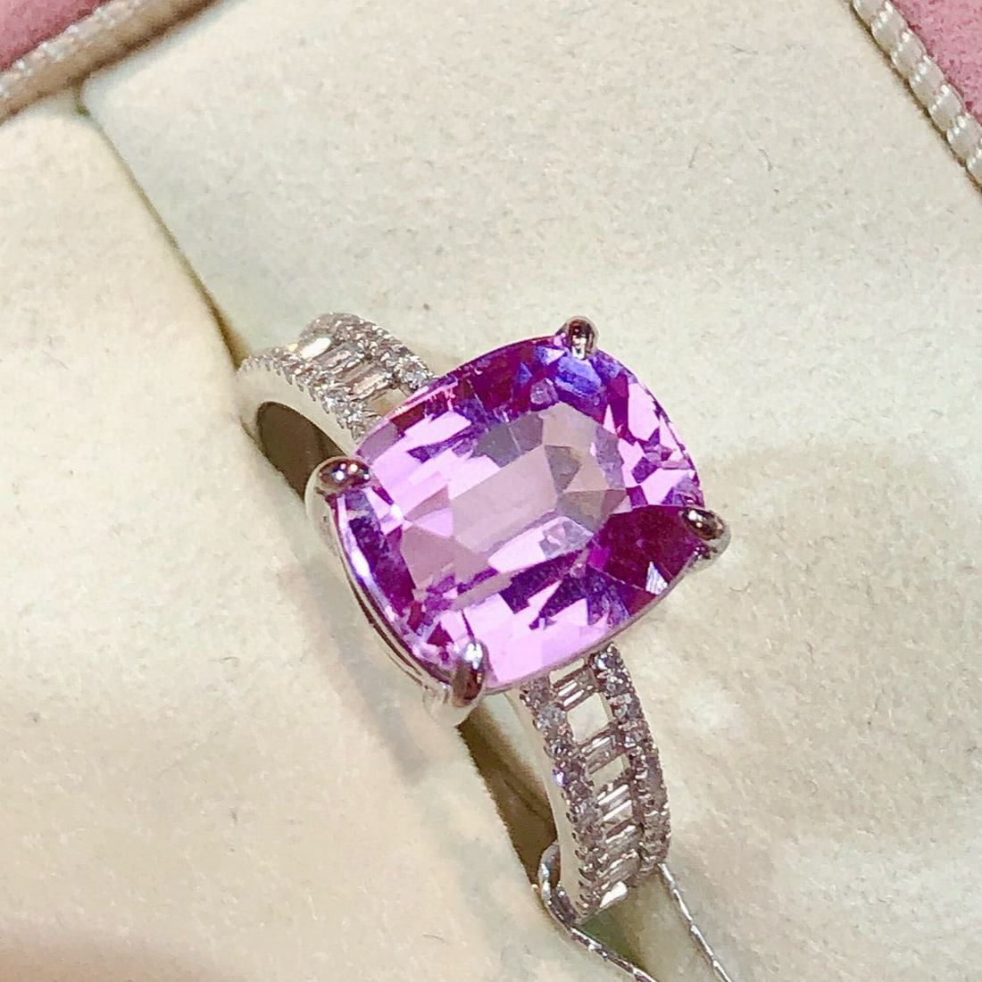 14k Gold 5.2 Ct Natural Kunzite & Diamond Ring - 2