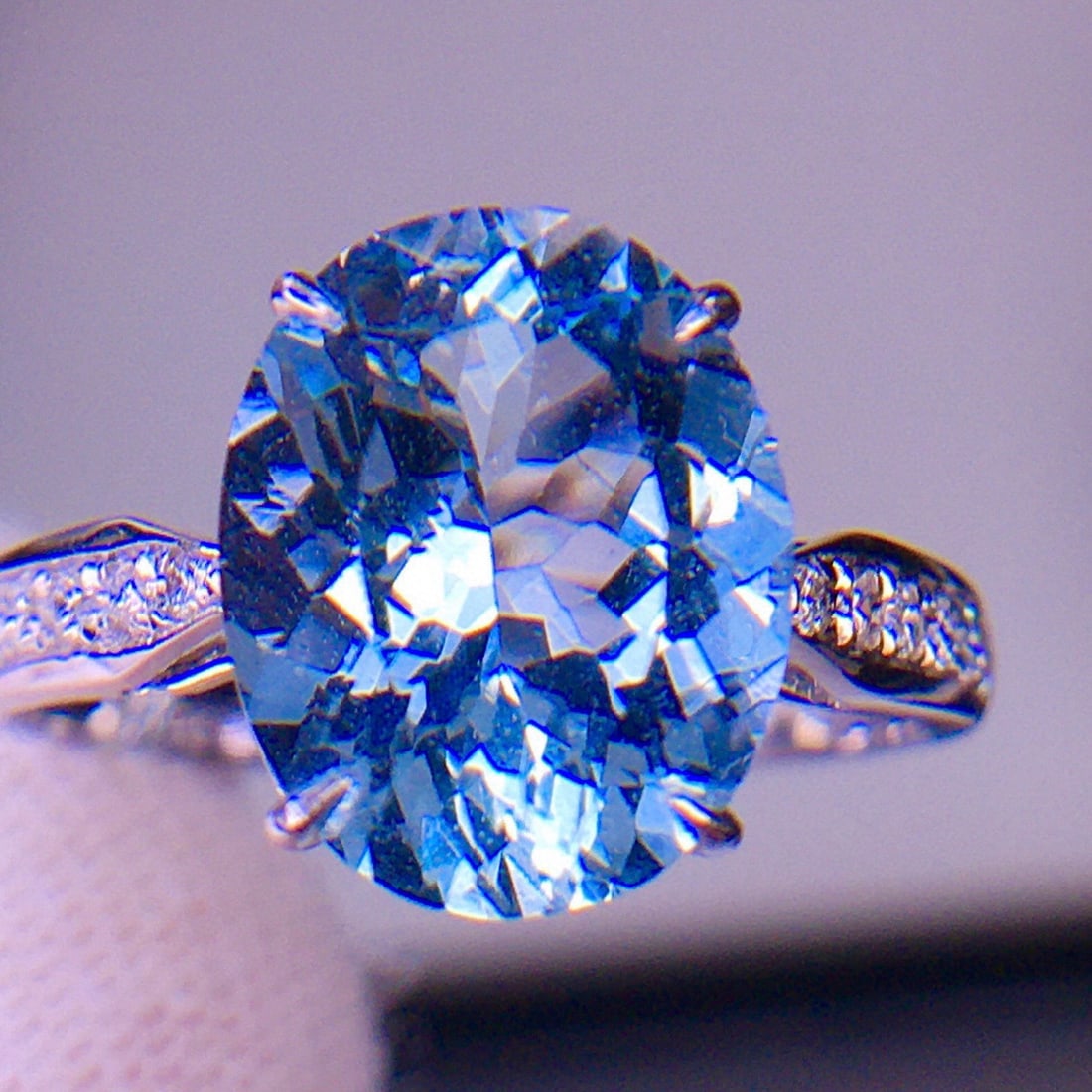 14k Gold 3.65 Ct Natural Aquamarine & Diamond Ring - 2