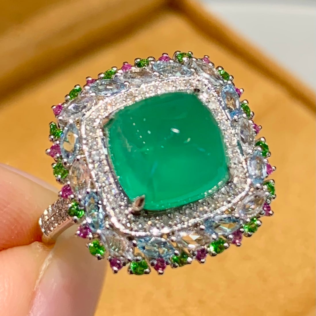 14k Gold 2.8 Ct Natural Emerald & Diamond & Coloured Gemstone Ring: Ref:231160443 // gold content:14k gold // ring size:7. 25us // // main gemstone:emerald // shape:sugar-loaf // carat weight:2. 8ct // color:green // treatment:natural // // adjacent gemstone 2 :