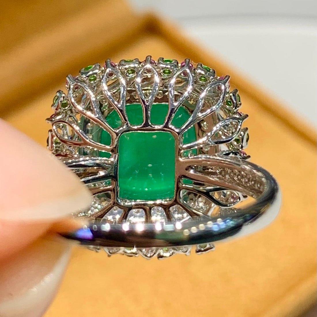 14k Gold 2.8 Ct Natural Emerald & Diamond & Coloured Gemstone Ring - 4