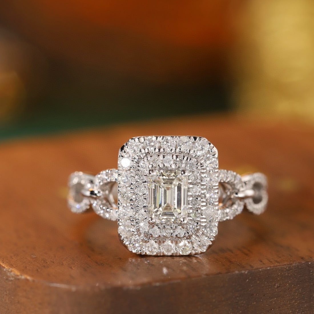 14k Gold 0.98 Ctw Natural H Diamond Ring: Ref:231160447 // gold content:14k gold // ring size:7. 25us // // main gemstone:diamond // shape:emerald // carat weight:0. 5ct // clarity grade:vs-si // color:h // treatment:natural // // adjacent