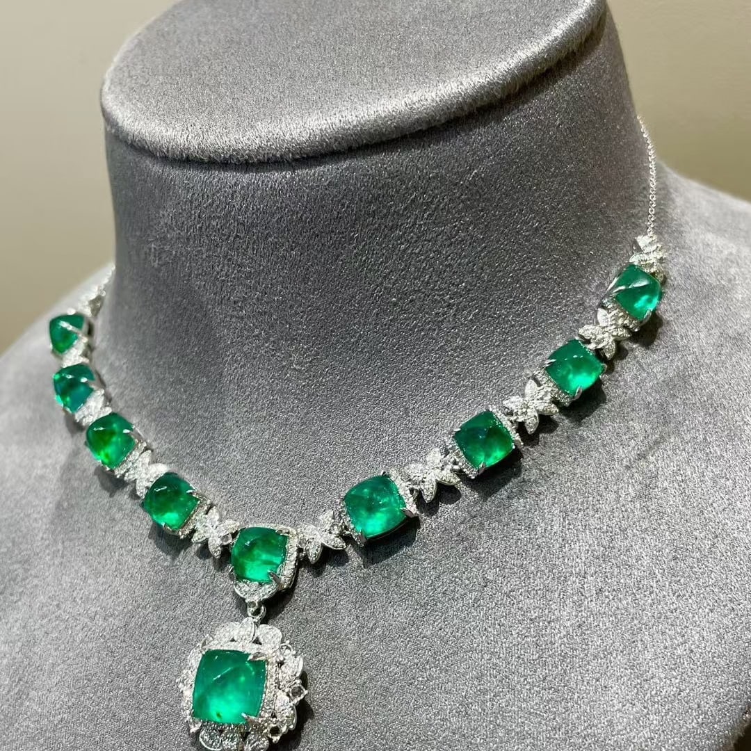 14k Gold 13.3 Ct Natural Emerald & Diamond Necklace - 3