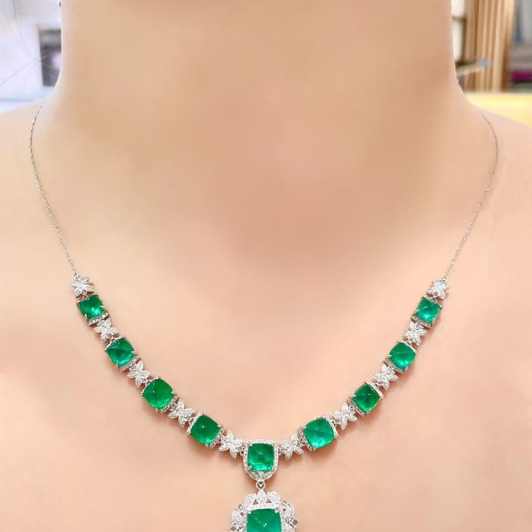 14k Gold 13.3 Ct Natural Emerald & Diamond Necklace - 5