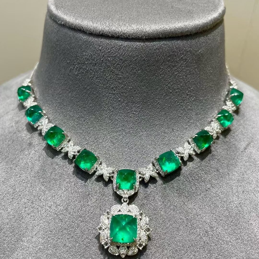 14k Gold 13.3 Ct Natural Emerald & Diamond Necklace - 6