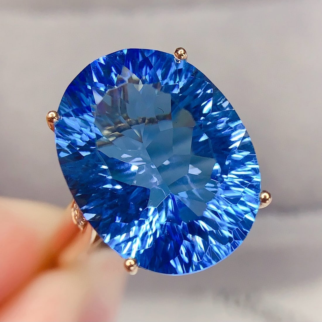 14k Gold 12 Ct Natural Topaz & Diamond Ring - 5