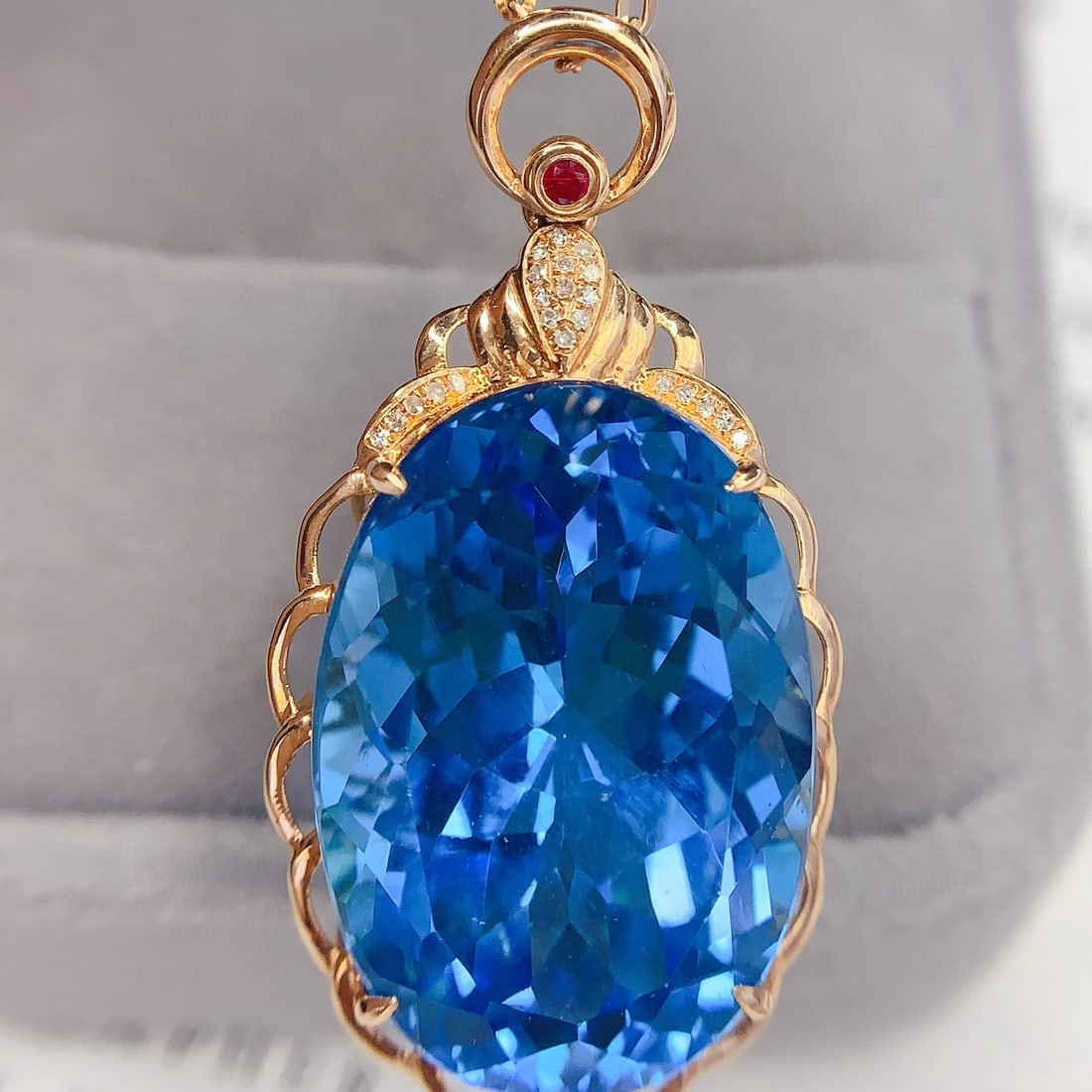14k Gold 33 Ct Natural Topaz & Diamond Pendant( Without Chain ) - 2