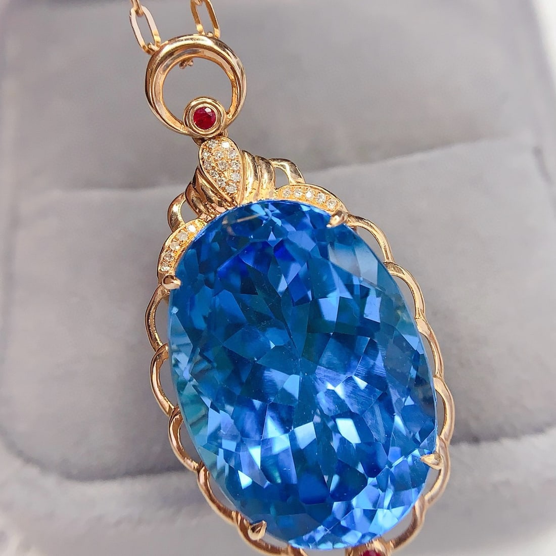 14k Gold 33 Ct Natural Topaz & Diamond Pendant( Without Chain ) - 3