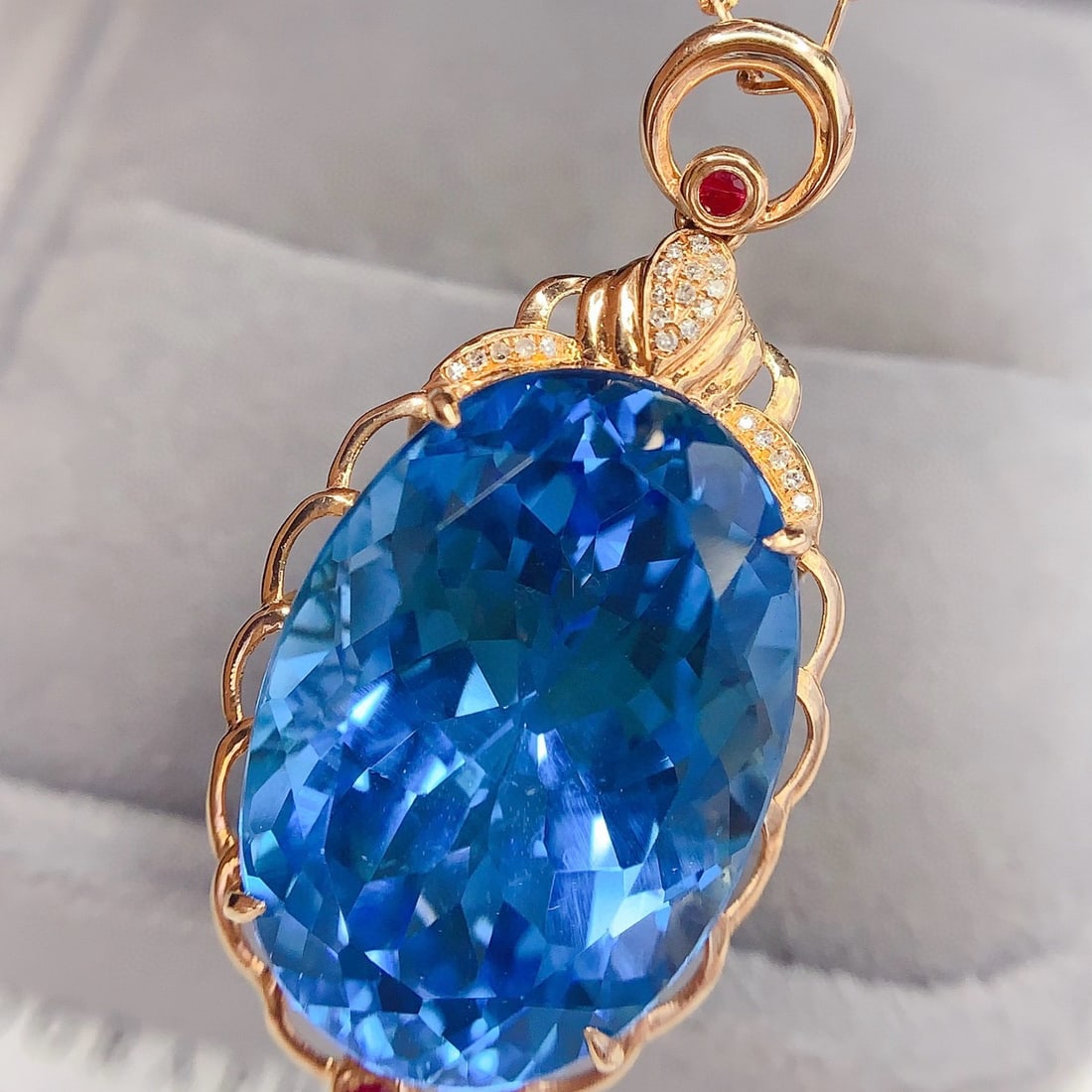 14k Gold 33 Ct Natural Topaz & Diamond Pendant( Without Chain ) - 4