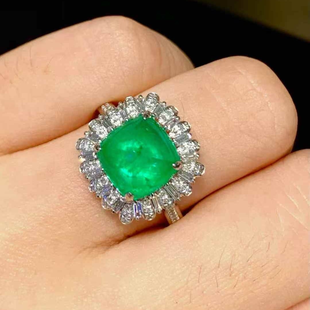 14k Gold 3.65 Ct Vivid Green Natural Emerald & Diamond Ring - 2