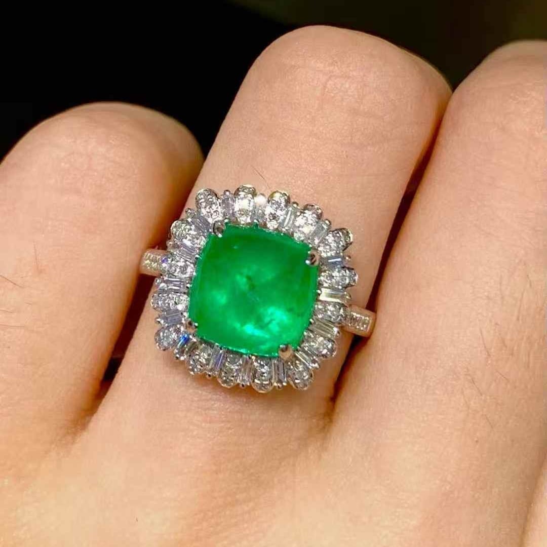 14k Gold 3.65 Ct Vivid Green Natural Emerald & Diamond Ring - 3