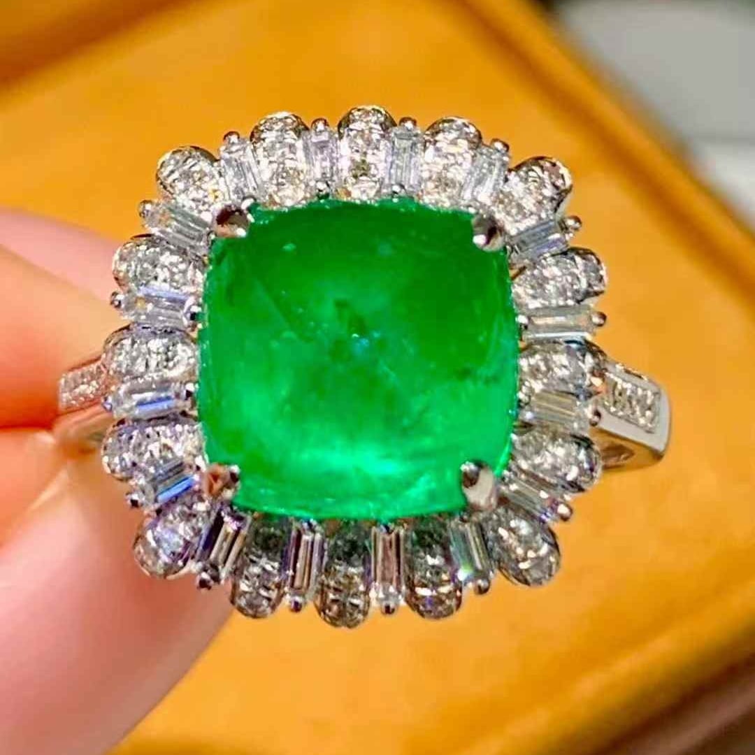 14k Gold 3.65 Ct Vivid Green Natural Emerald & Diamond Ring - 6