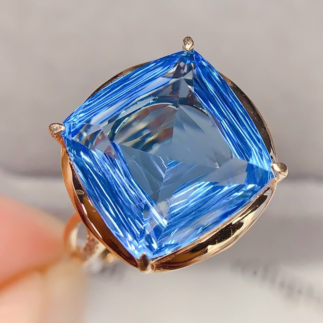 14k Gold 8.3 Ct Natural Topaz & Diamond Ring - 5