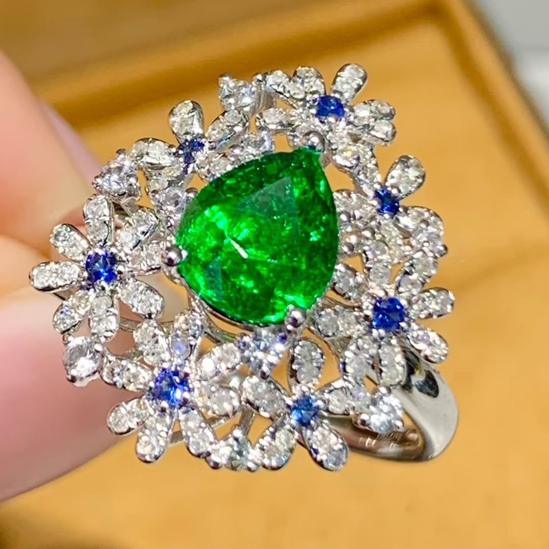 14k Gold 1.65 Ct Vivid Green Natural Tsavorite & Diamond Ring: Ref:230947132 // gold content:14k gold // ring size:7. 25us // // main gemstone:pink diamond // shape:cushion // carat weight:0. 07ct // color:pink // treatment:natural // // adjacent gemstone 2 :