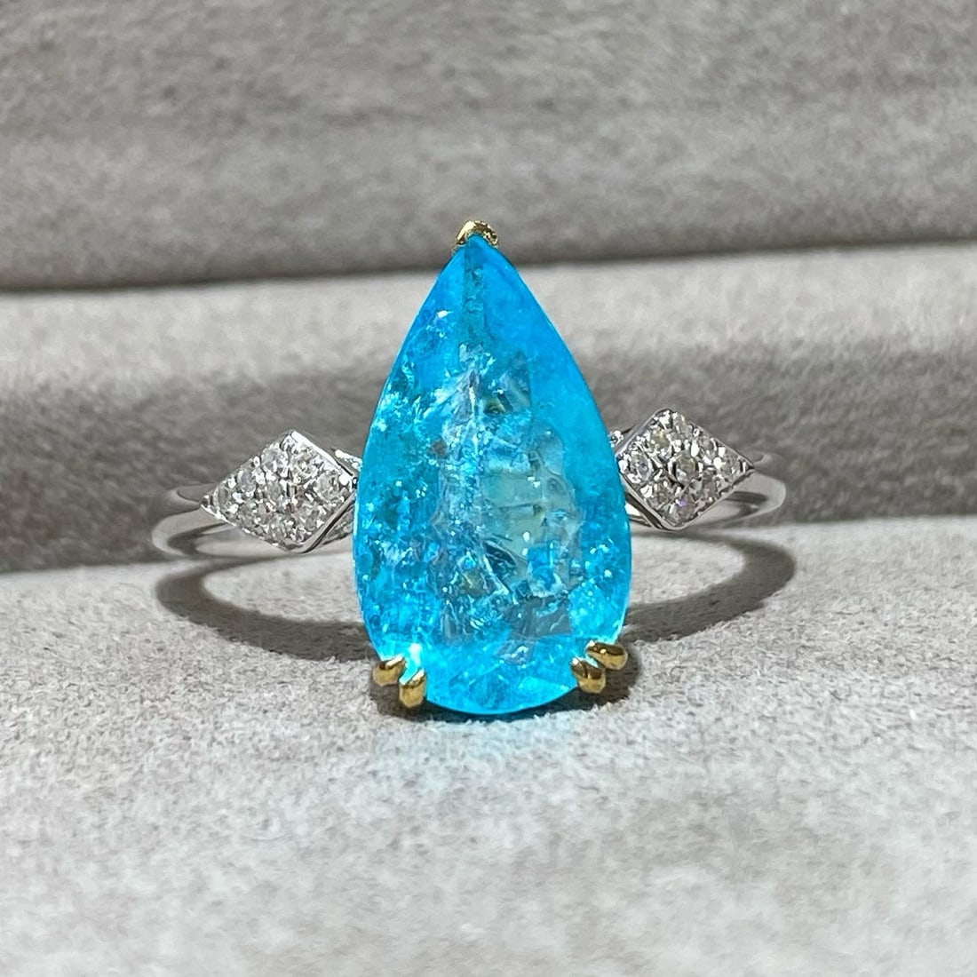 14k Gold 2.42 Ct Natural Paraiba Tourmaline & Diamond Ring: Ref:230947171 // gold content:14k gold // main gemstone:diamond // shape:multiply // carat weight:0. 65ct // clarity grade:vs-si // color:color // treatment:natural // Condition: New Low Estimate:
