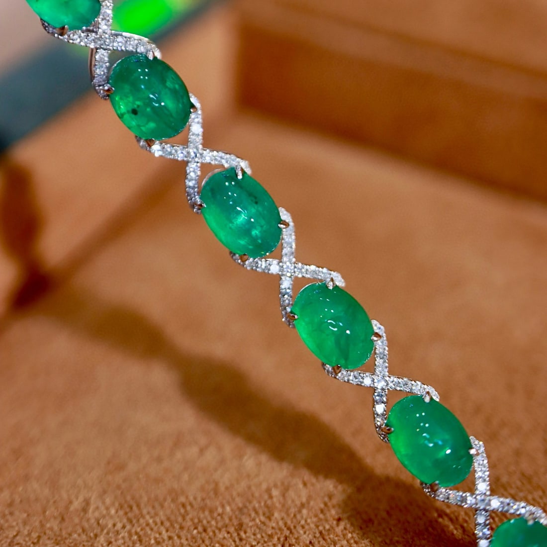14k Gold 10.93 Ctw Natural Emerald & Diamond Bracelet - 3