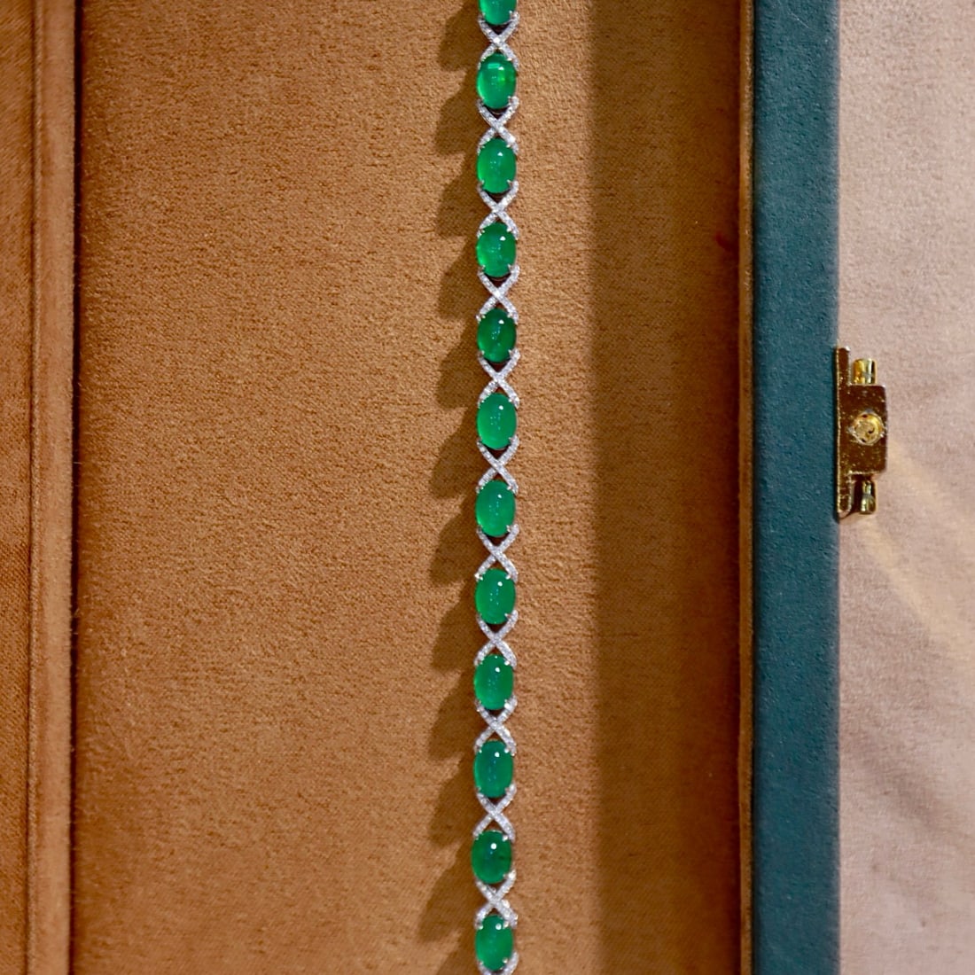 14k Gold 10.93 Ctw Natural Emerald & Diamond Bracelet - 8