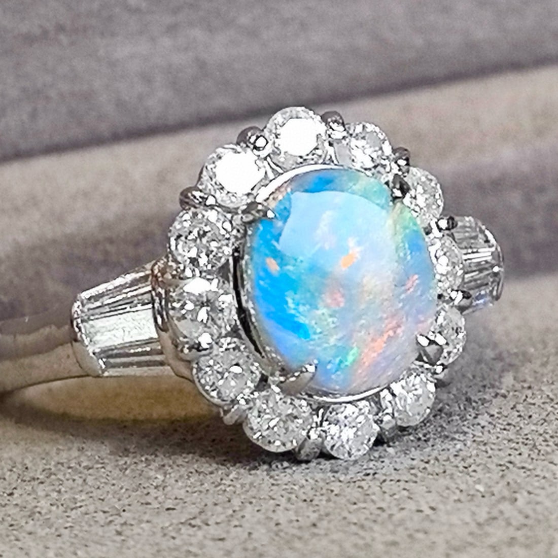 14k Gold 2.01 Ctw Natural Opal & Diamond Ring - 3