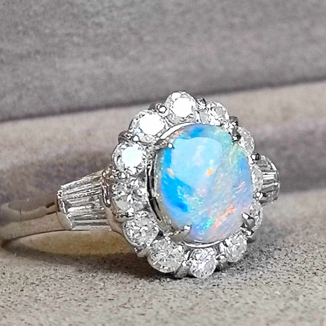 14k Gold 2.01 Ctw Natural Opal & Diamond Ring - 4