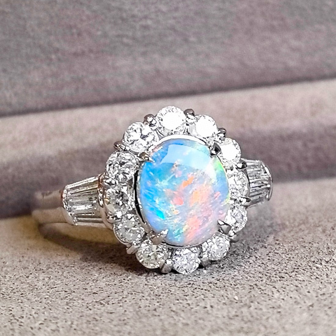 14k Gold 2.01 Ctw Natural Opal & Diamond Ring - 8