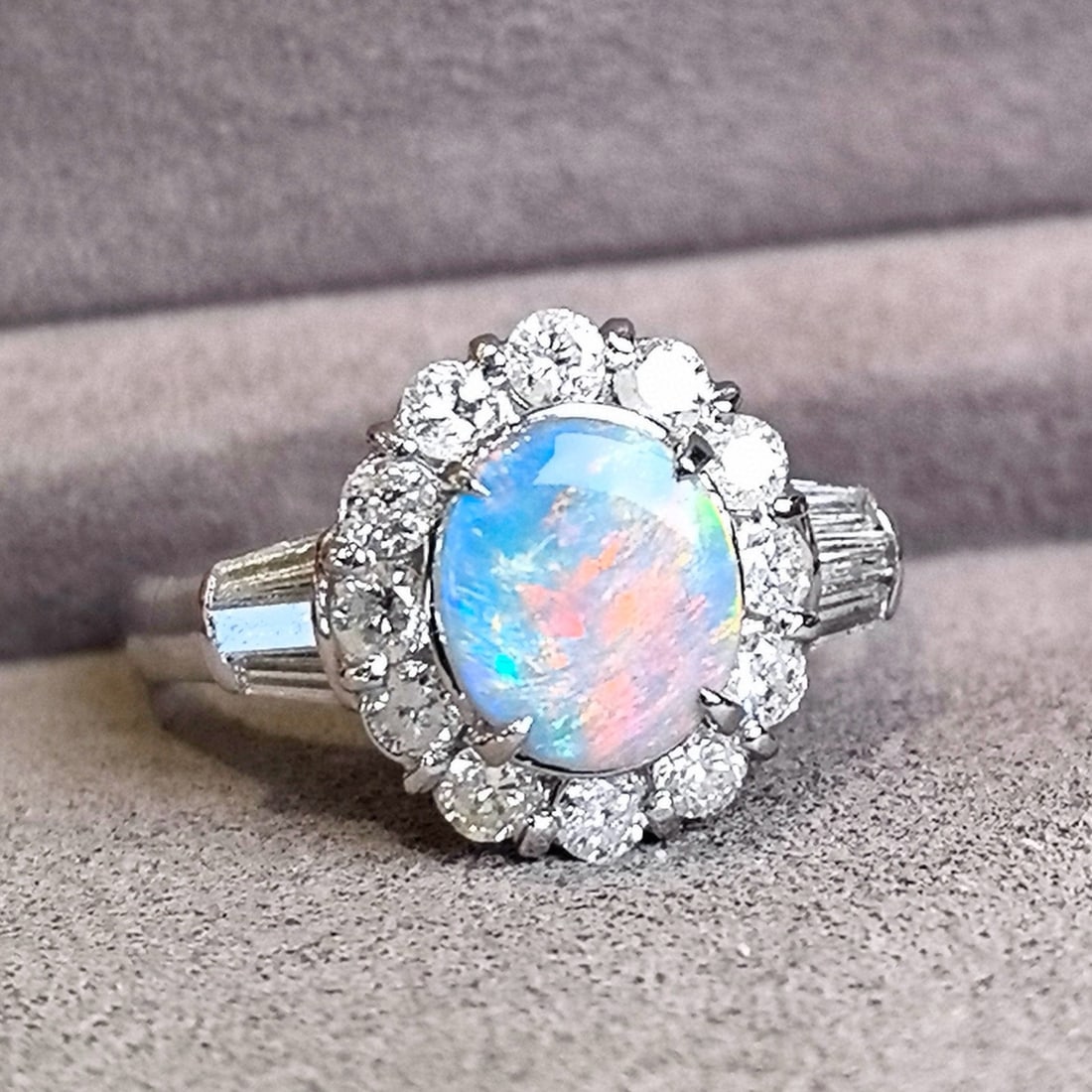 14k Gold 2.01 Ctw Natural Opal & Diamond Ring - 9