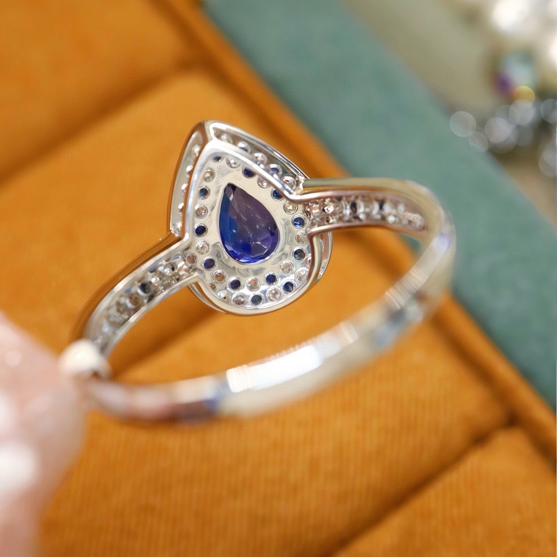 14k Gold 1.36 Ctw Vivid Green Natural Emerald & Diamond Ring - 6