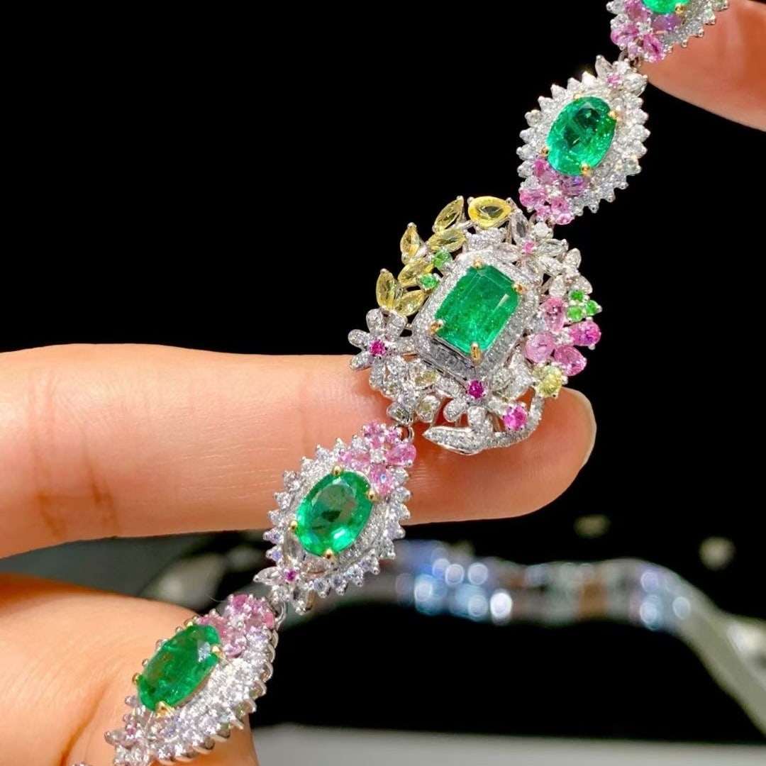 14k Gold 5.5 Ct Natural Emerald & Diamond Bracelet: Ref:230947218 // gold content:14k gold // ring size:7. 25us // // main gemstone:sapphire // shape:oval // carat weight:1. 1ct // color:cornflower blue // treatment:natural // // adjacent gemstone 2 : 