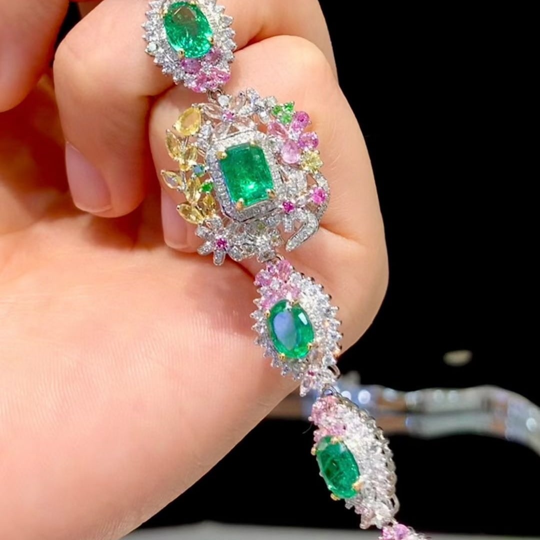 14k Gold 5.5 Ct Natural Emerald & Diamond Bracelet - 3