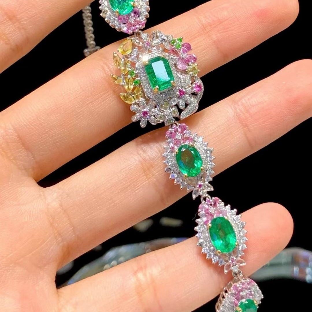 14k Gold 5.5 Ct Natural Emerald & Diamond Bracelet - 6