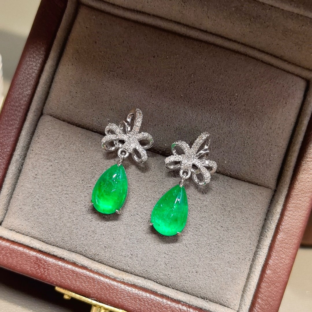 14k Gold 4.8 Ctw Vivid Green Natural Emerald & Diamond Earrings - 4