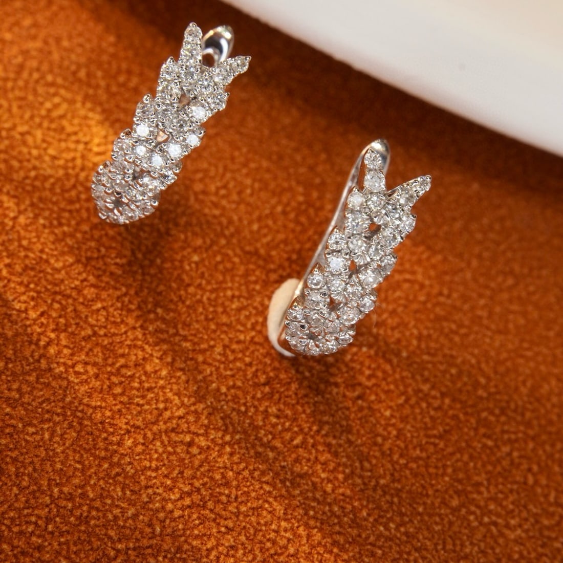 14k Gold 0.28 Ct Natural H Diamond Earrings: Ref:231078016 // gold content:14k gold // main gemstone:diamond // shape:round // carat weight:0. 28ct // clarity grade:vs-si // color:h // treatment:natural // cut grade:g // Condition: New Low