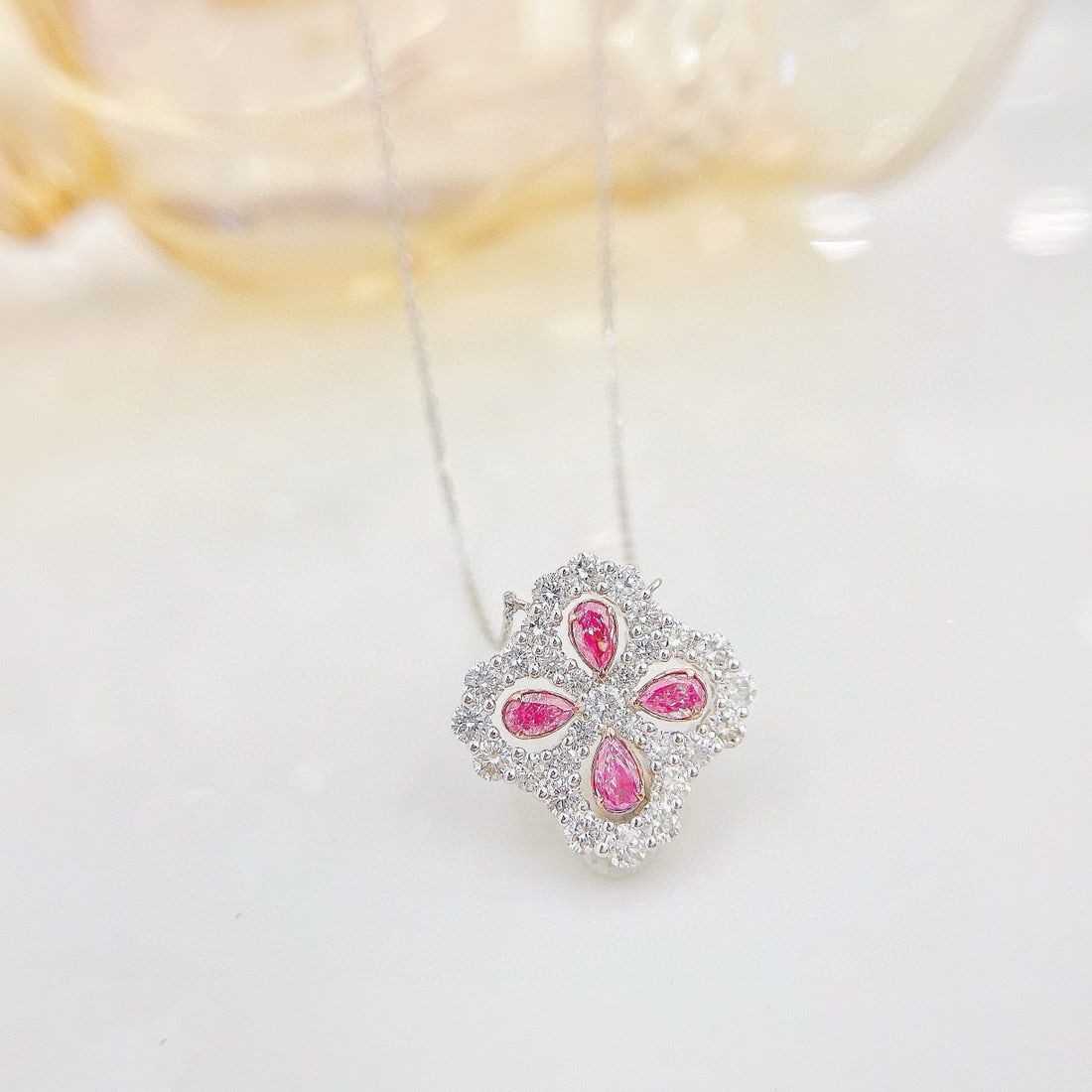 14k Gold 1.03 Ctw Natural Pink Diamond & Diamond Necklace: Ref:231078019 // gold content:14k gold // main gemstone:pink diamond // shape:pear // carat weight:0. 28ct // color:pink // treatment:natural // // adjacent gemstone 2 : diamond // shape:round //
