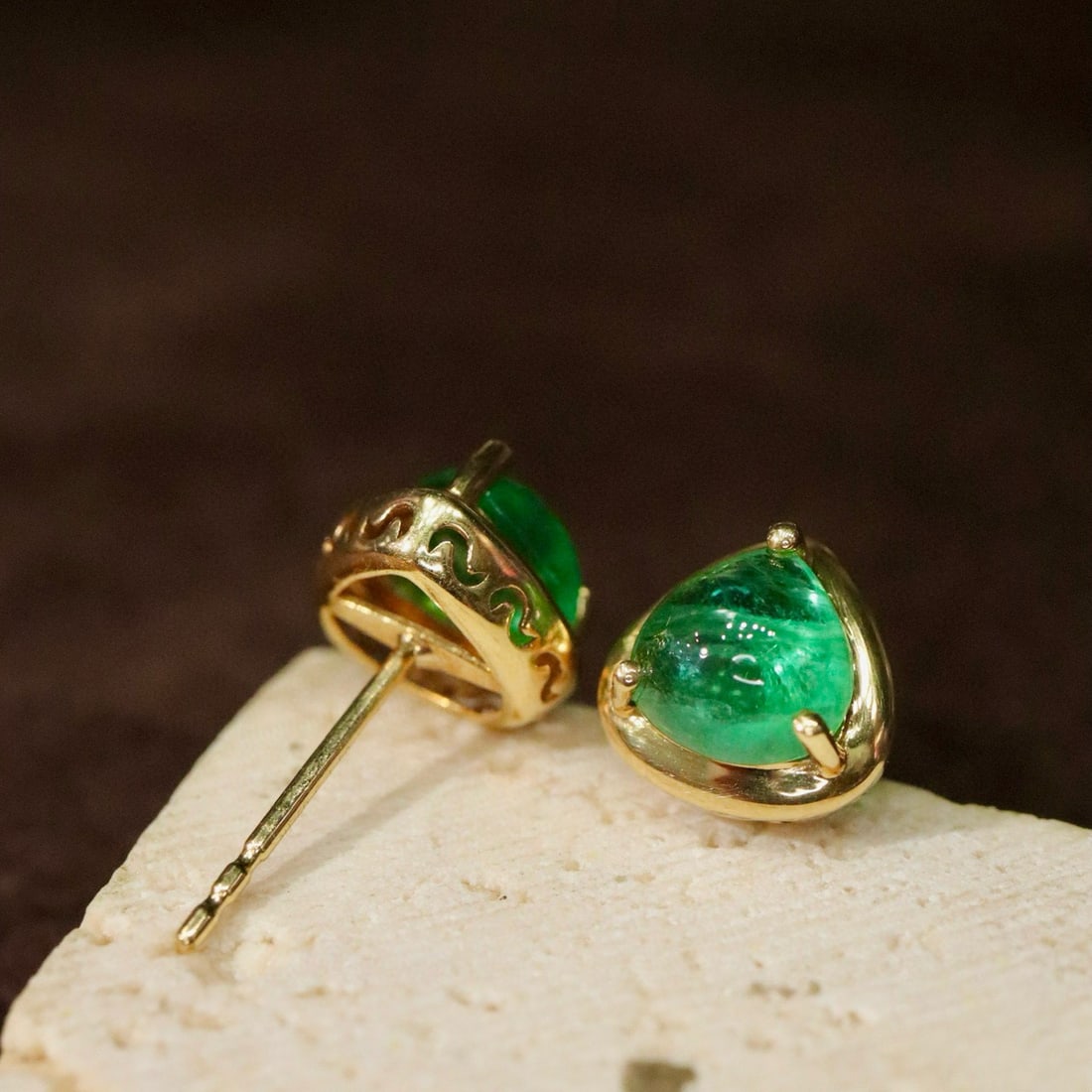 14k Gold 1.89 Ct Natural Emerald Earrings - 2