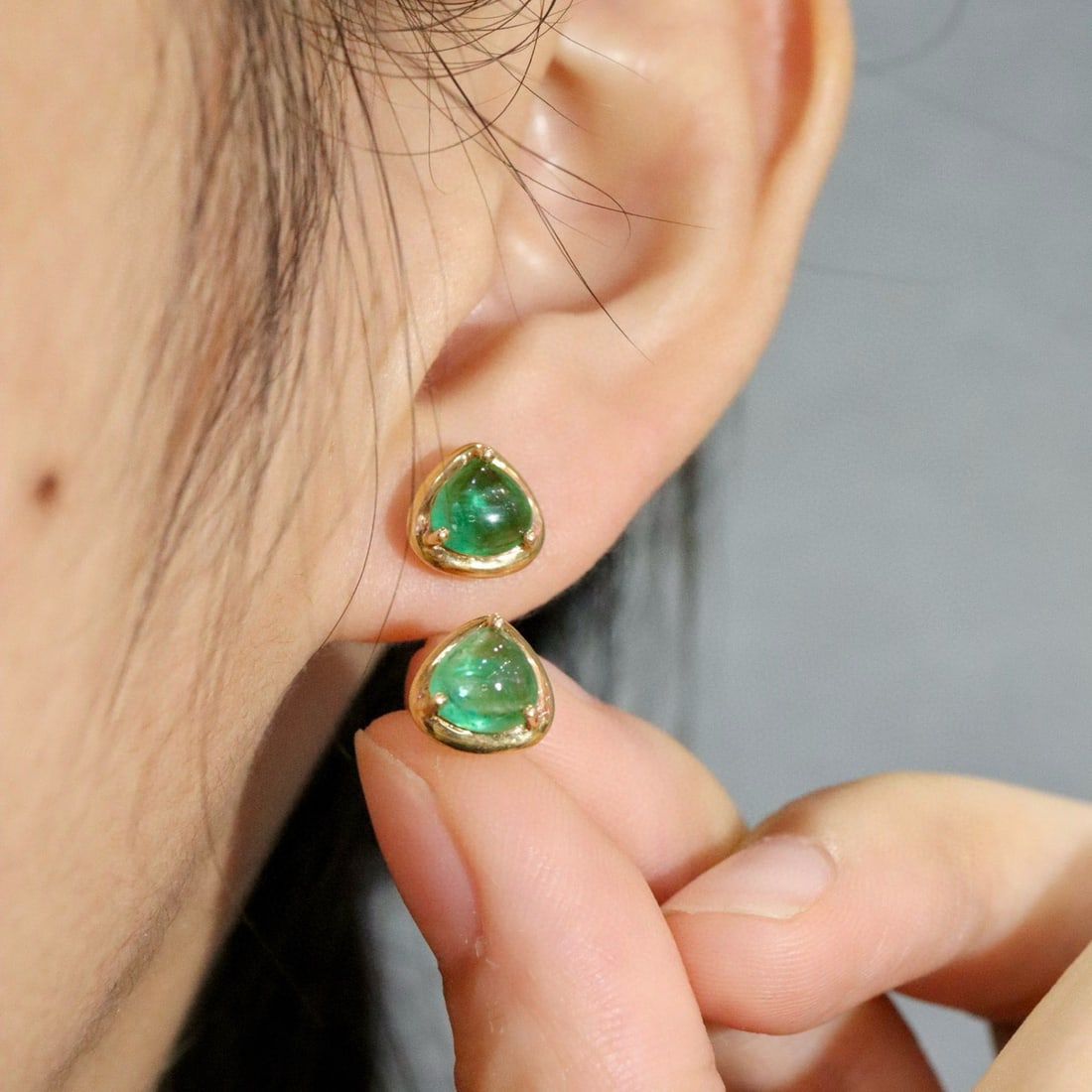14k Gold 1.89 Ct Natural Emerald Earrings - 3
