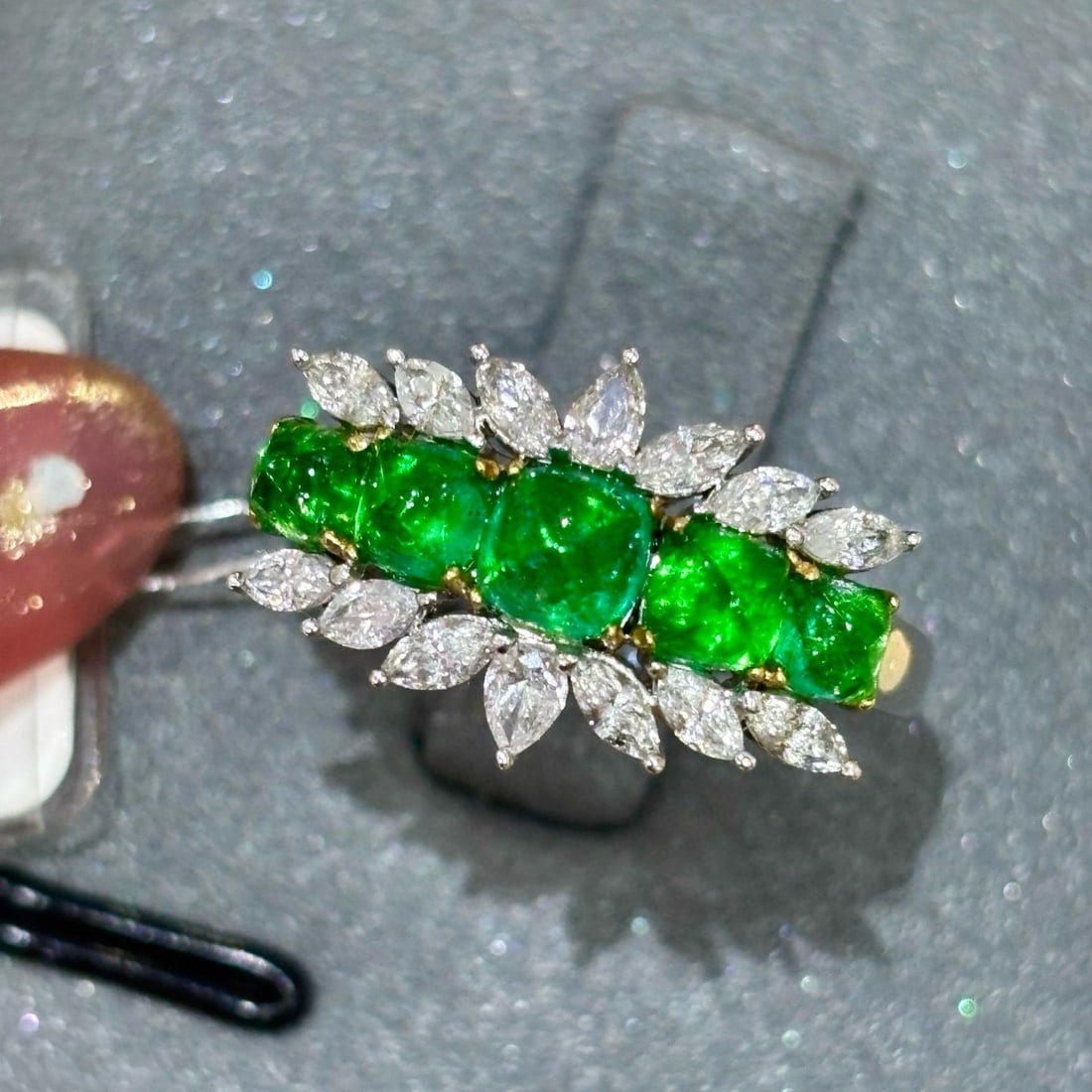 14k Gold 2.32 Ctw Vivid Green Natural Emerald & Diamond Ring - 3