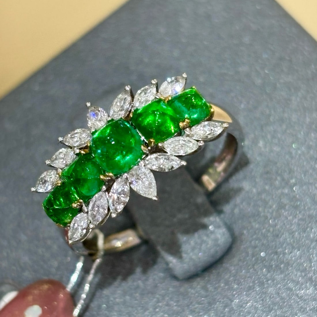 14k Gold 2.32 Ctw Vivid Green Natural Emerald & Diamond Ring - 5