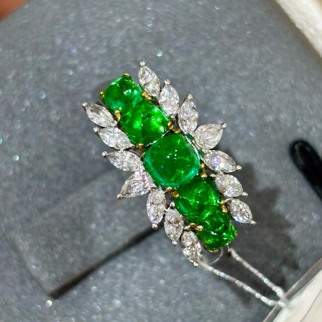 14k Gold 2.32 Ctw Vivid Green Natural Emerald & Diamond Ring - 6
