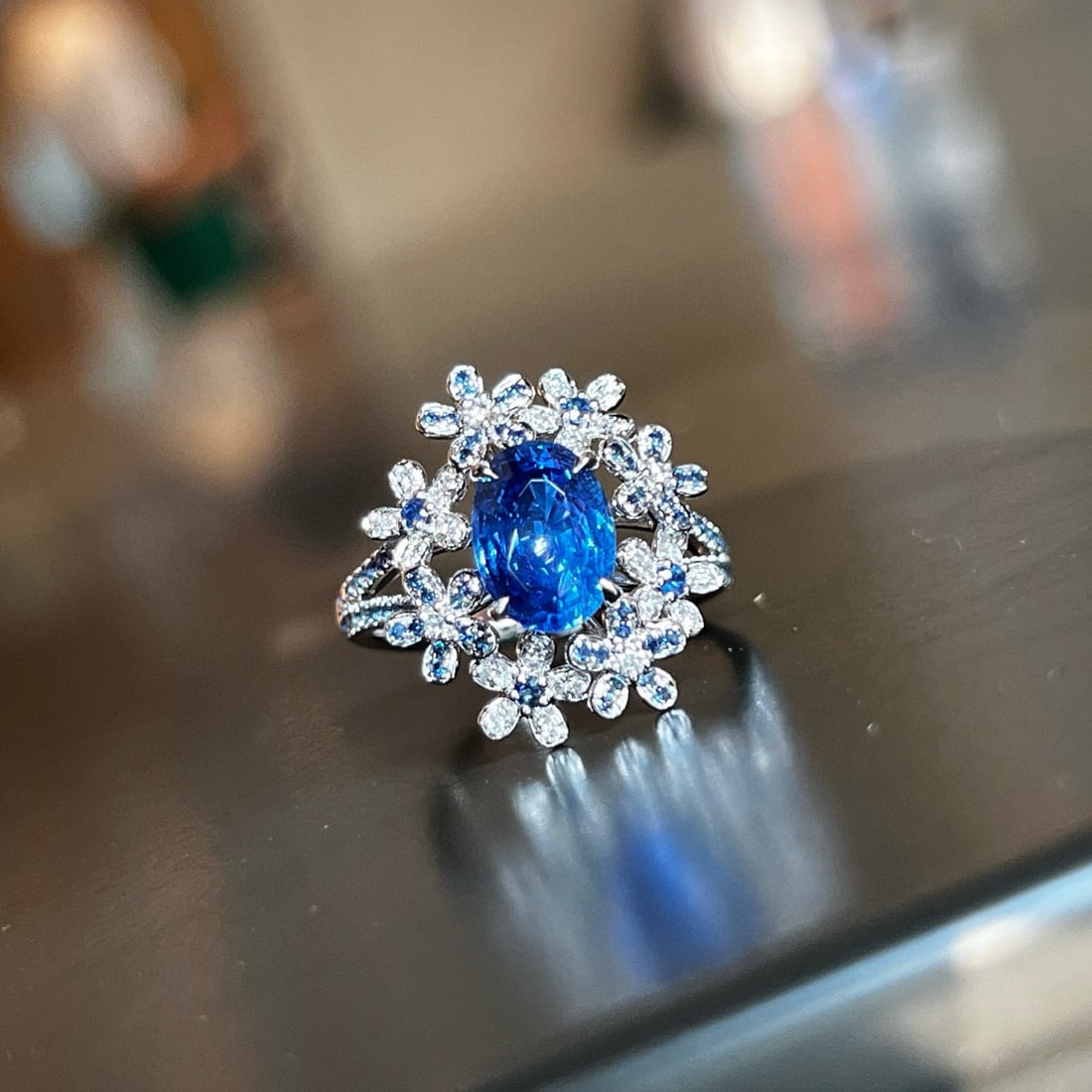 14k Gold 3.92 Ctw Natural Sapphire & Diamond Ring: Ref:231078041 // gold content:14k gold // ring size:7. 25us // // main gemstone:sapphire // shape:oval // carat weight:2. 24ct // color:blue // treatment:natural // // adjacent gemstone 2 : diamond