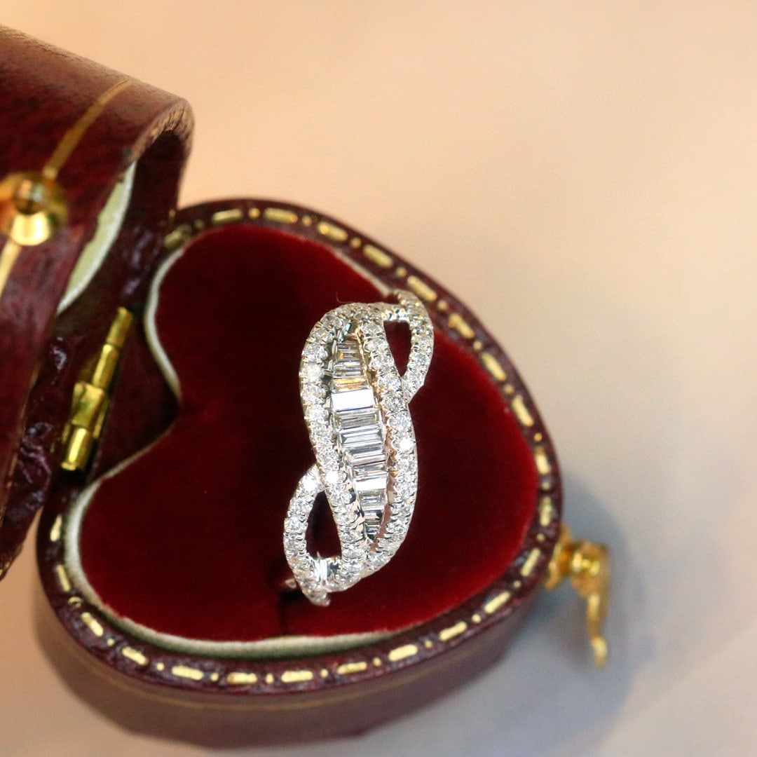 14k Gold 0.5 Ct Natural H Diamond Ring: Ref:231078061 // gold content:14k gold // ring size:7. 25us // // main gemstone:diamond // shape:multiple // carat weight:0. 5ct // clarity grade:vs-si // color:h // treatment:natural // Condition: