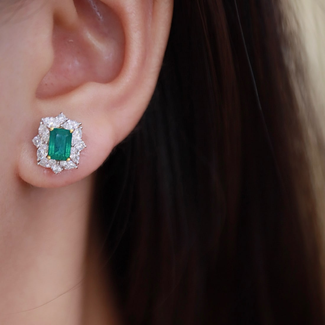 14k Gold 2.32 Ctw Natural Emerald & Diamond Earrings - 6