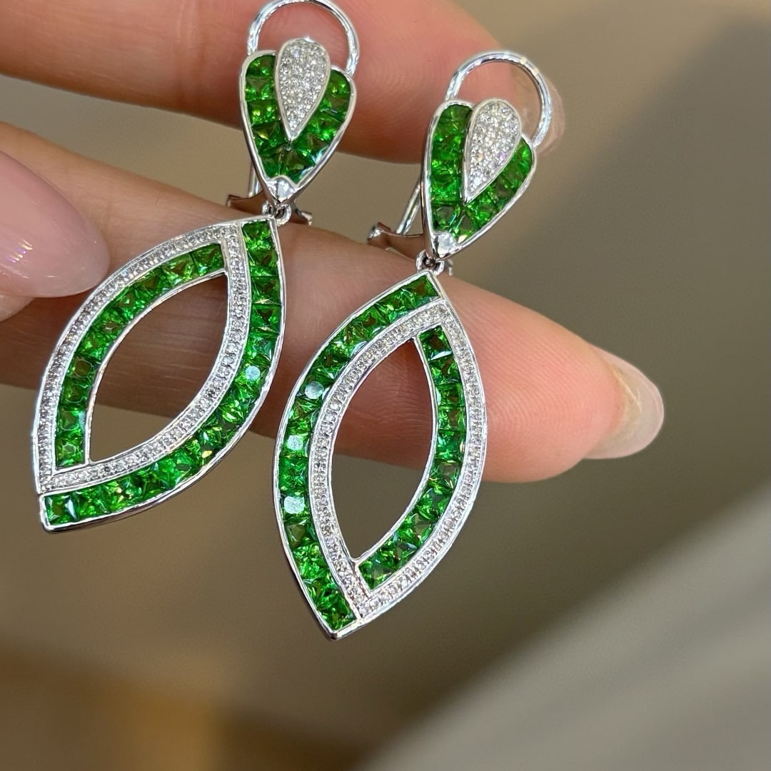 14k Gold 5.5 Ct Natural Tsavorite & Diamond Earrings - 3