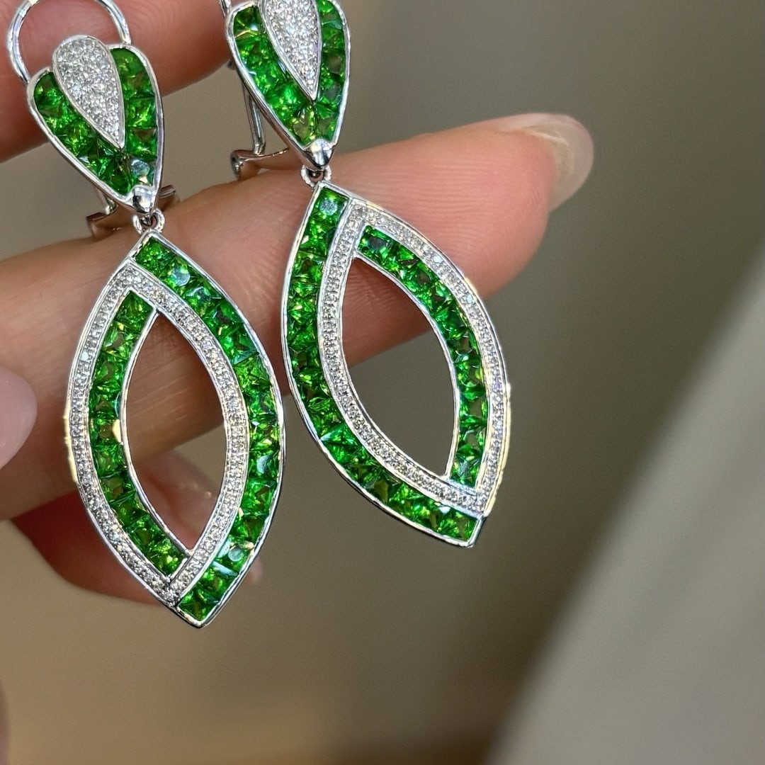 14k Gold 5.5 Ct Natural Tsavorite & Diamond Earrings - 4