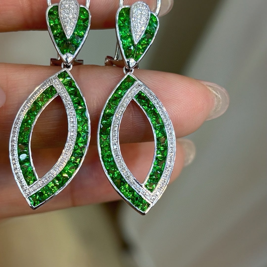 14k Gold 5.5 Ct Natural Tsavorite & Diamond Earrings - 6