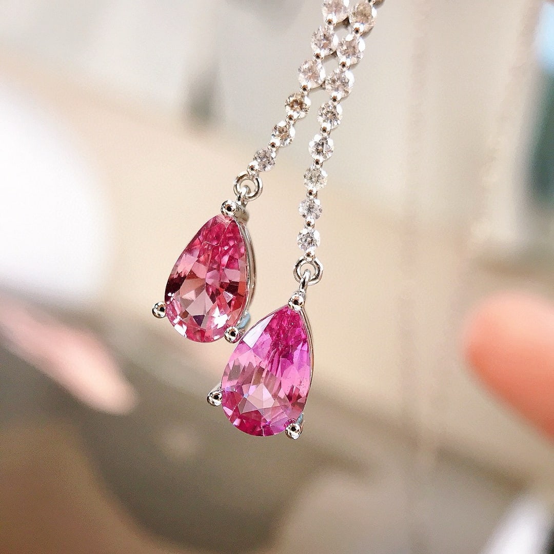 14k Gold 1.92 Ctw Natural Sapphire & Diamond Necklace: Ref:231078122 // gold content:14k gold // main gemstone:sapphire // shape:pear // carat weight:1. 64ct // color:pink // treatment:natural // // adjacent gemstone 2 : diamond // shape:round // carat