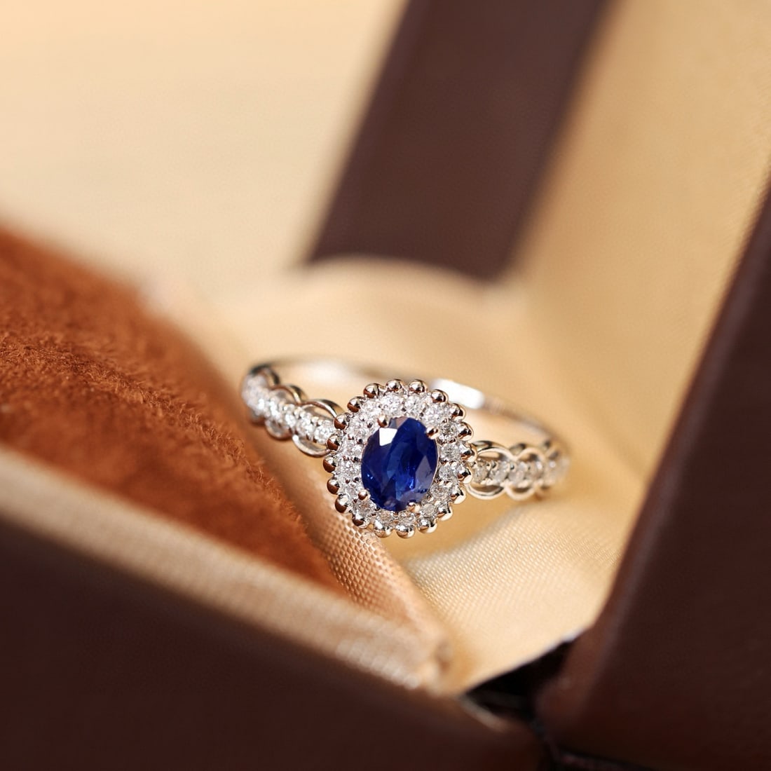 14k Gold 0.76 Ctw Natural Sapphire & Diamond Ring - 2