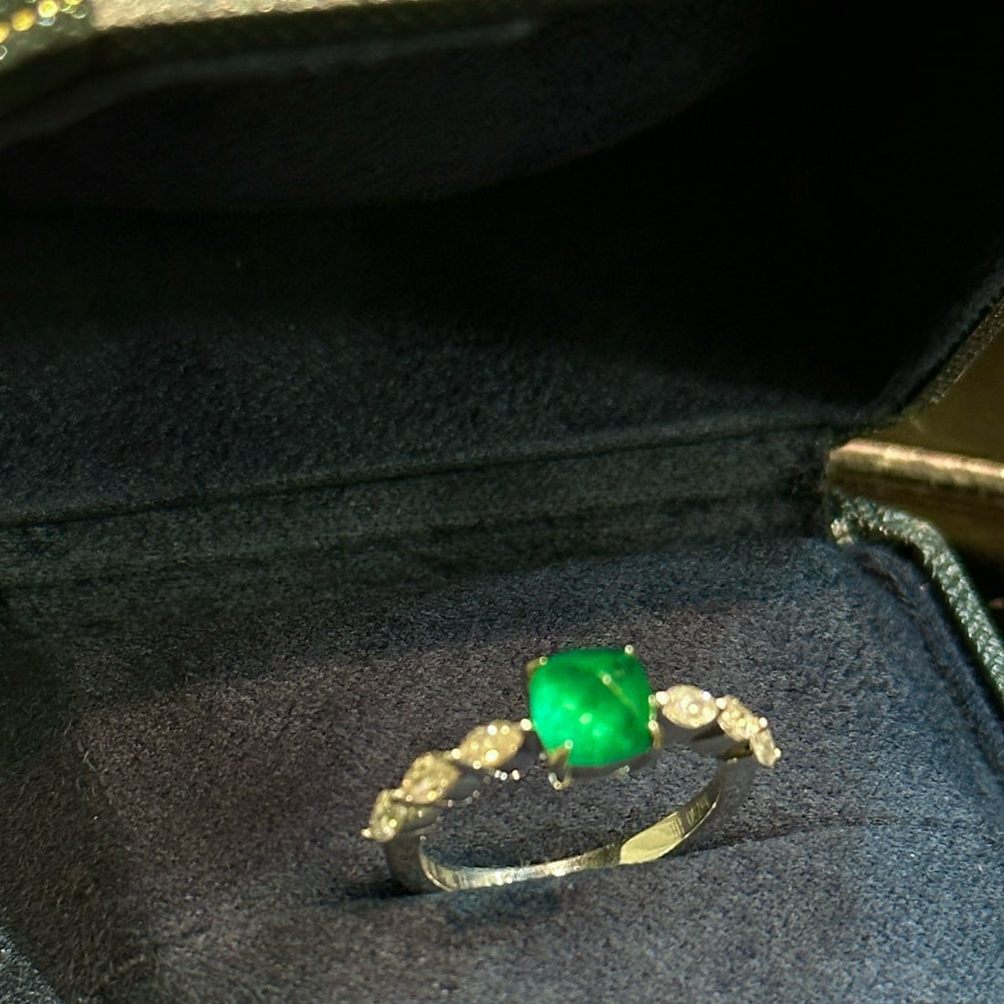 14k Gold 1.76 Ctw Vivid Green Natural Emerald & Diamond Ring - 4