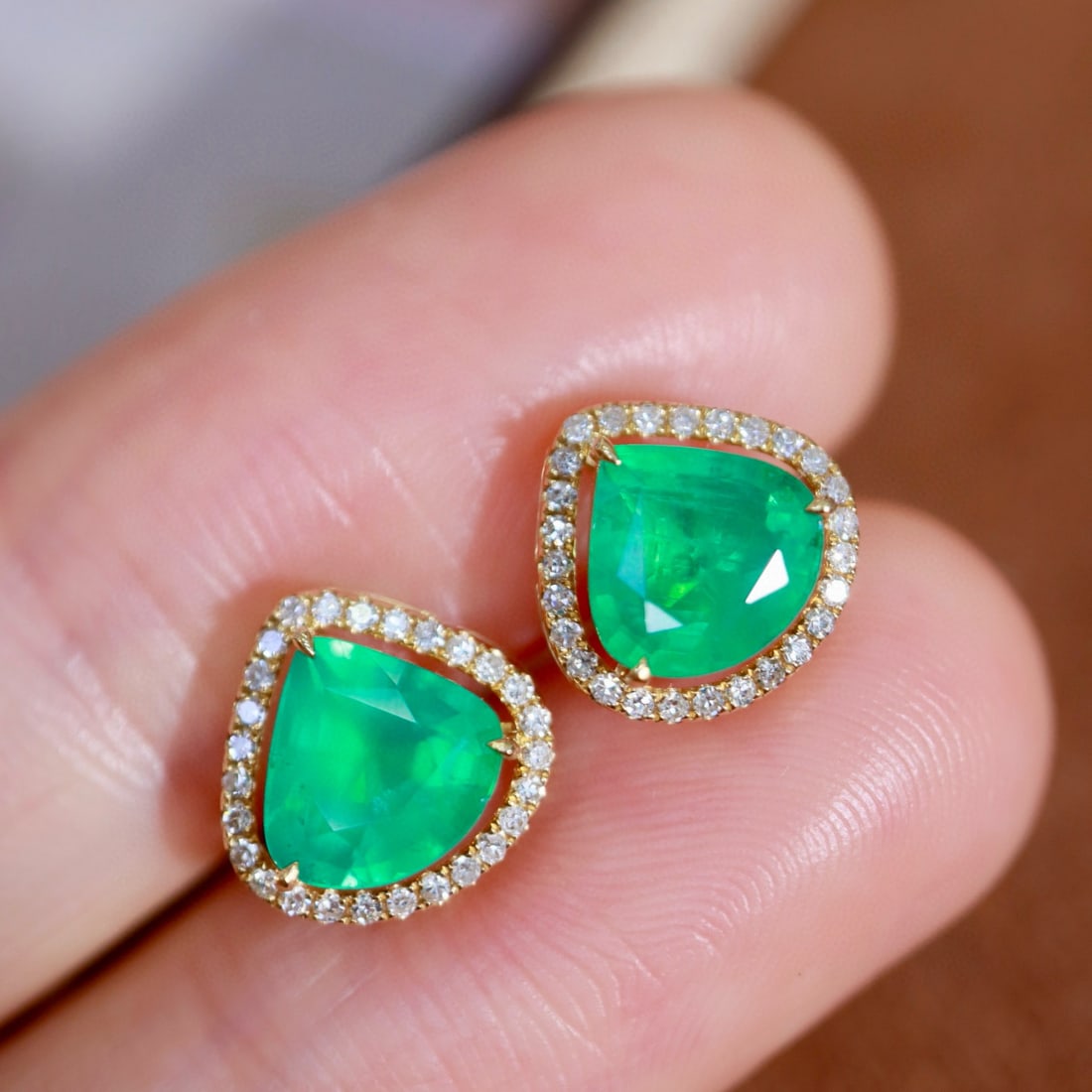 14k Gold 1.97 Ctw Natural Emerald & Diamond Earrings - 4
