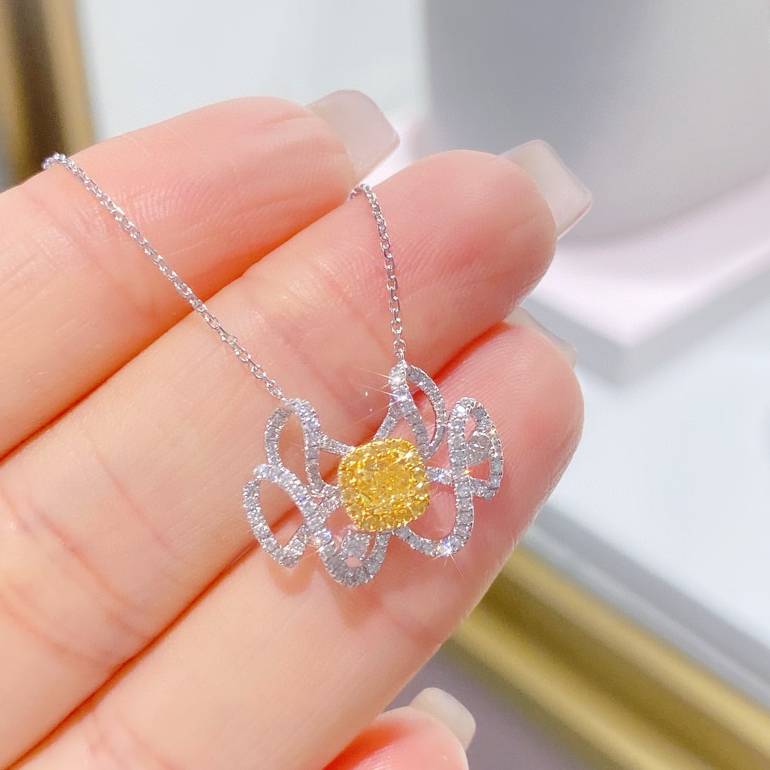 14k Gold 0.85 Ctw Natural Yellow Diamond & Diamond Necklace: Ref:231078169 // gold content:14k gold // main gemstone:yellow diamond // shape:cushion // carat weight:0. 31ct // color:yellow // treatment:natural // // adjacent gemstone 2 : diamond // shape:round