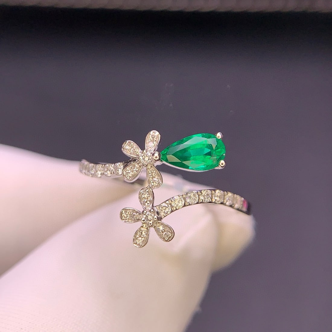 14k Gold 0.49 Ct Natural Emerald & Diamond Ring - 4